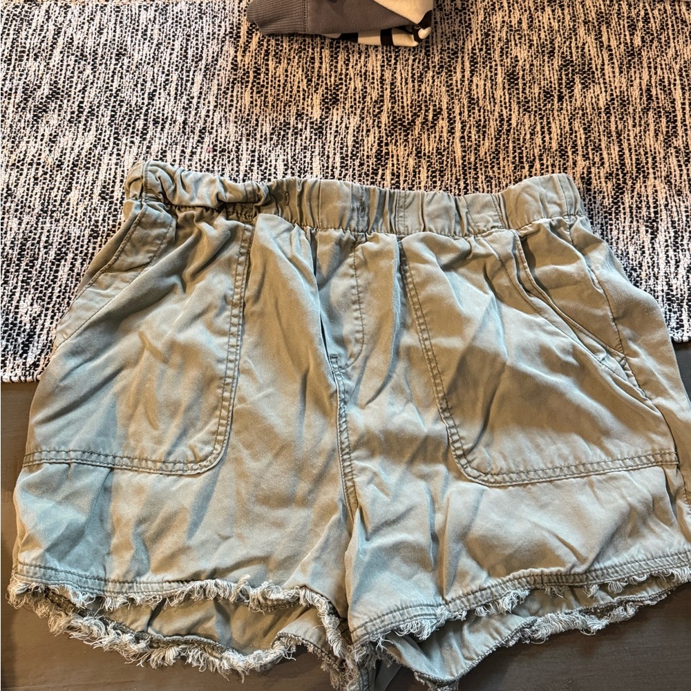 Time and Tru Light Green Women's Shorts